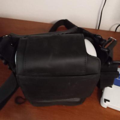 LOT 124  INOGEN ONE G5 PORTABLE OXYGEN CONCENTRATOR (Office)