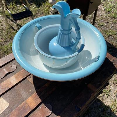 Antique chamber pot set