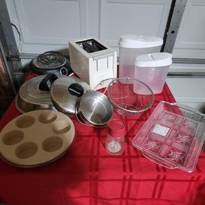 toaster, tubs w/lids, side burner, misc. items
