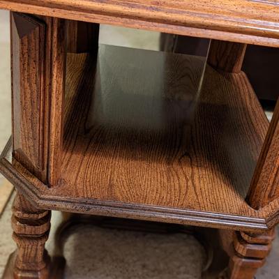 Vintage End Table in Great Condition #2