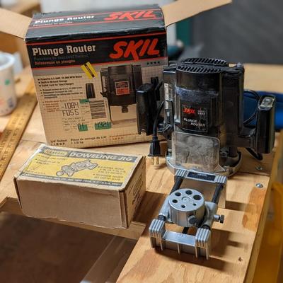 Skil 8.5 amp Plunge Router and Doweling Jig