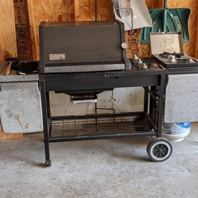 Weber Silver Grill with Tank, Good Shape