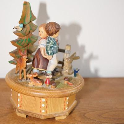 ANRI MUSIC BOX , BOY & GIRL IN FOREST/ ANIMALS/BIRDS/