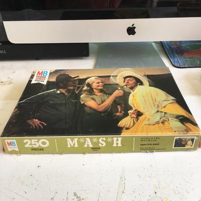 Vintage MASH Jigsaw Puzzle Milton Bradley