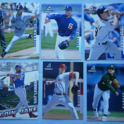 (19) 1990's Baseball Cards