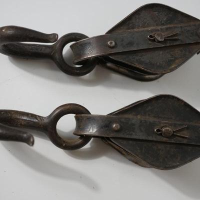 PAIR OF ANTIQUE METAL PULLEYS W/ COTTER PIN