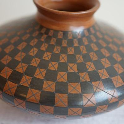 MATA ORITZ ELSA LEDEZMA & JORGE PONCE CLAY POT 5"