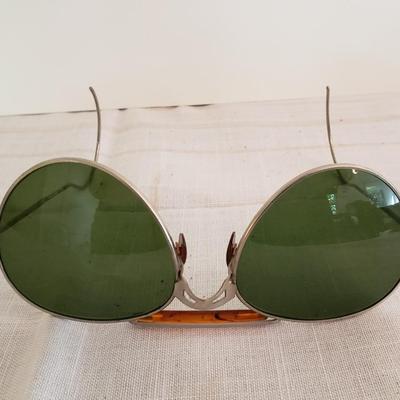 Vintage sunglasses and case aviation Pilot