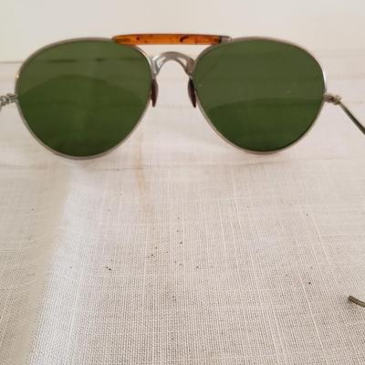 Vintage sunglasses and case aviation Pilot