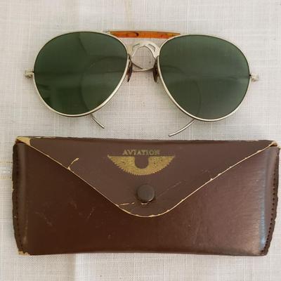 Vintage sunglasses and case aviation Pilot