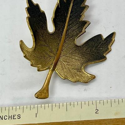 Vintage Gold Autumn Leaf Pin Brooch