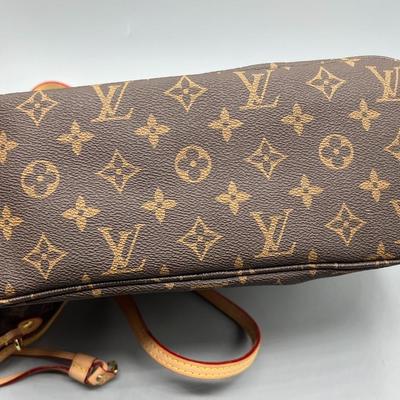 Louis Vuitton Neverfull Handbag Purse