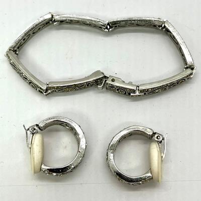 Bracelet and earrings set jewelry