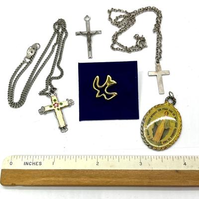 Lot of Christian religious jewelry