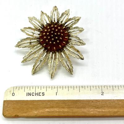 Sunflower pin