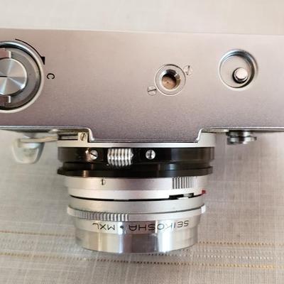 Konica IIIa Rangefinder camera 48 mm F/2.0 and case