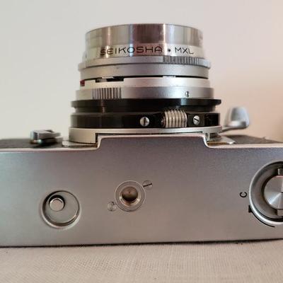Konica IIIa Rangefinder camera 48 mm F/2.0 and case
