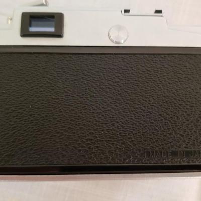 Konica IIIa Rangefinder camera 48 mm F/2.0 and case