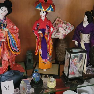 Geisha dolls and figurines