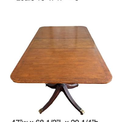 Mahogany Dinning Room Table With 2 Leaves