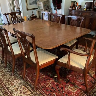 Mahogany Dinning Room Table With 2 Leaves