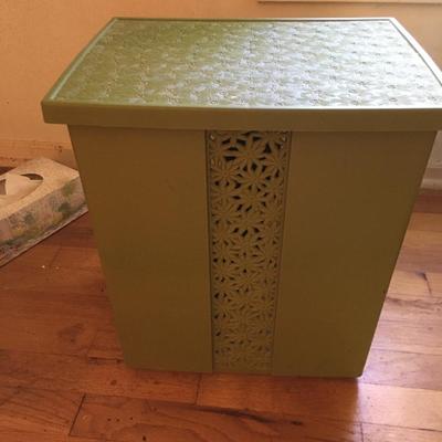 Vintage olive hamper