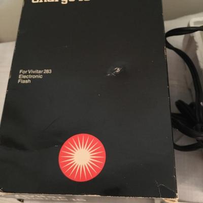 Vivitar charger 15
