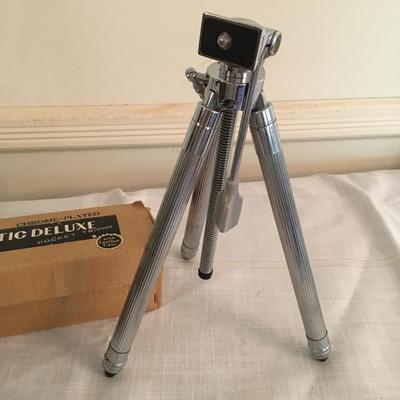 Vintage Accura Tripod with case