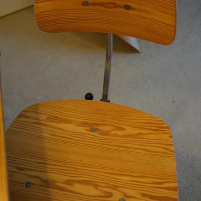 NICE SMALLER OFFICE TABLE FOR PRINTER OR LAPTOP WORK / KEVI JORGEN RASMUSSEN PLYWOOD MCM STYLE ADJUSTABLE CHAIR