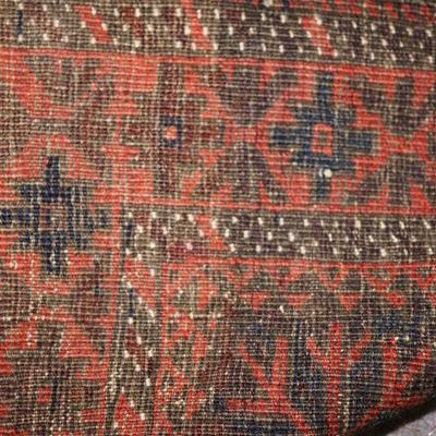 MIDDLE EASTERN ORIENTAL RUG IN REDS/BLUES/ 81" BY 48"