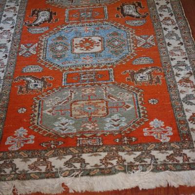 MIDDLE EASTERN RUG FIGURALS BORDER