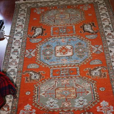 MIDDLE EASTERN RUG FIGURALS BORDER