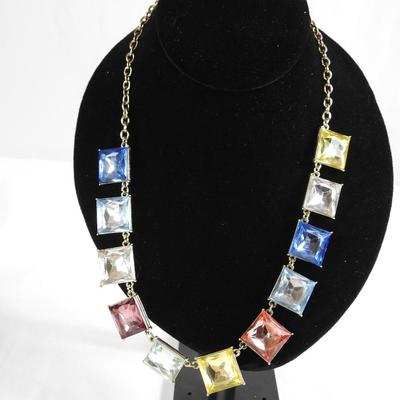 Glass bobbled necklace