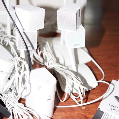 BOSE LIFESTYLE V35/V25 HOME ENTERTAINMENT SYSTEM. WITH STANDS