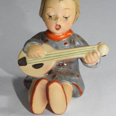Vintage Hummel figurine