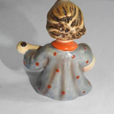 Vintage Hummel figurine