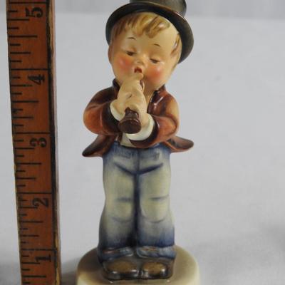 Vintage Hummel figurine
