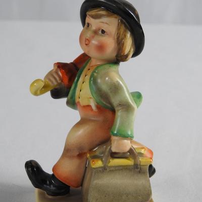 Vintage Hummel figurine