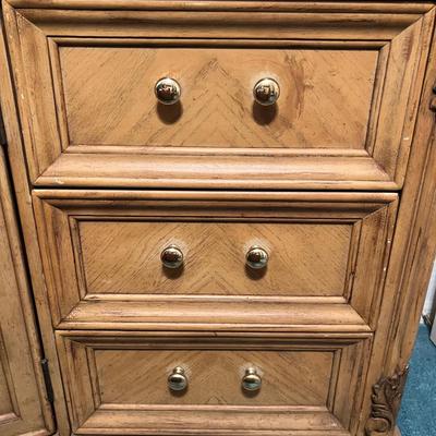 Light Wood Dresser and Mirror  (BB-JM)