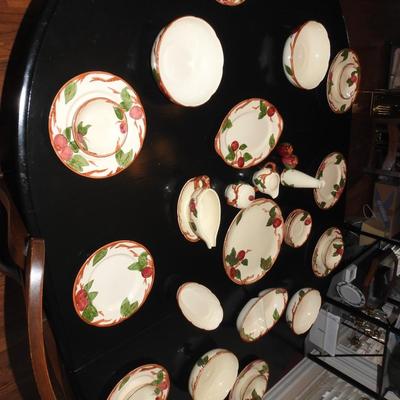 Set of Franciscan apple blossom China