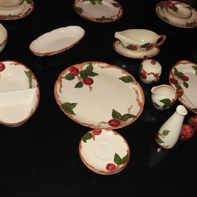 Set of Franciscan apple blossom China