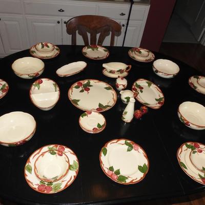 Set of Franciscan apple blossom China