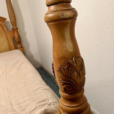 Light Wood Queen Poster Bed (BB -JM)