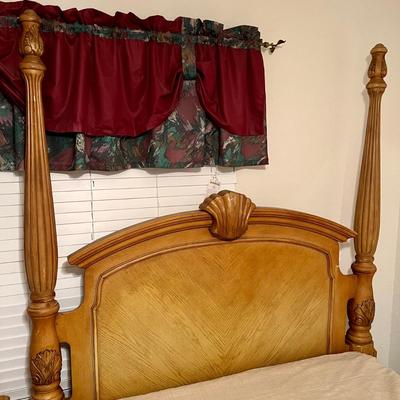 Light Wood Queen Poster Bed (BB -JM)