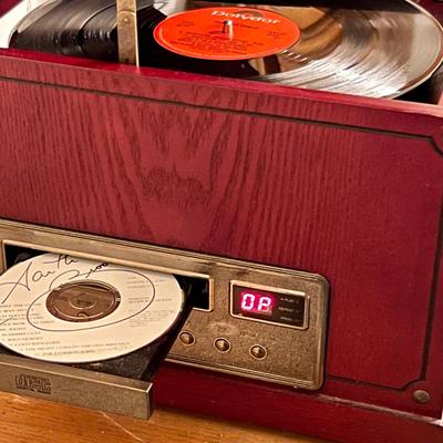 Electro Brand Turntable/Radio/CD Player. (BB-JM)