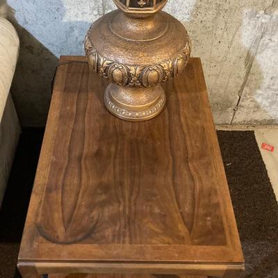 LOT 77 END TABLE AND LAMP (BASEMENT )