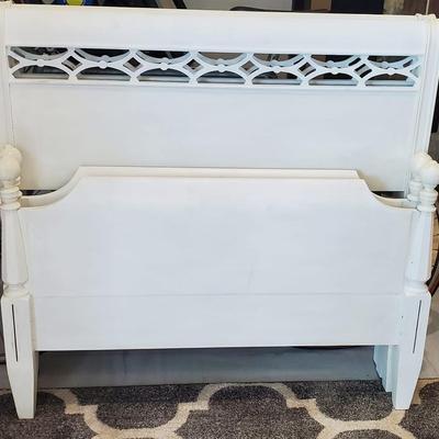 Beautiful Pair (2) of wood Twin Bed Headboards & Footboards with rails