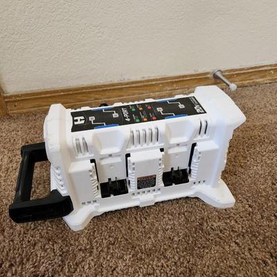 Hart 4 Port 20V Lithium Fast Charger