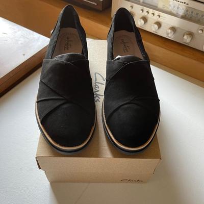 Clarks Woman's 11 Cloud steppers New in Box