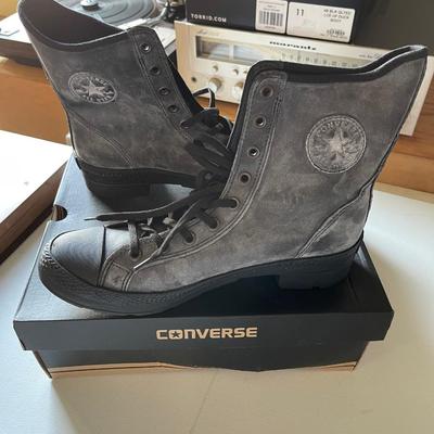 Converse Woman's 11 New in Box